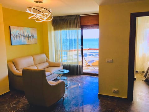 Living room, Sea view