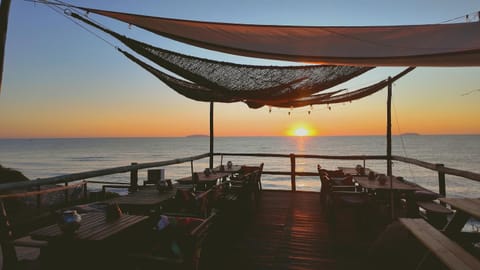 Restaurant/places to eat, Sea view, Sunrise