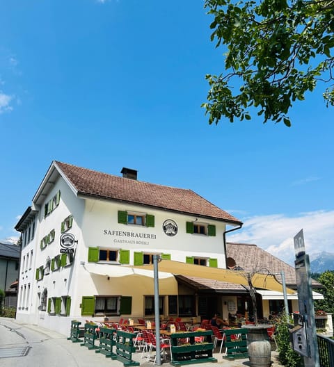Property building, Restaurant/places to eat