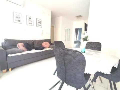 Living room, Lounge or bar, Seating area