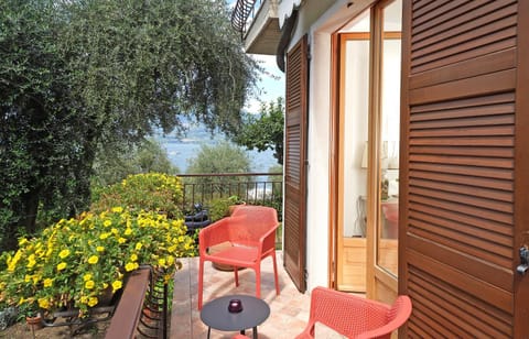 Anna Torri Apartment in Torri del Benaco