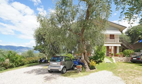 Anna Torri Apartment in Torri del Benaco