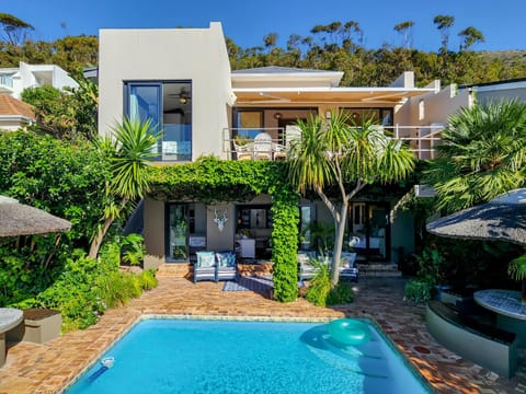 Property building, Patio, Garden, Garden view, Pool view, Swimming pool, Breakfast, sunbed