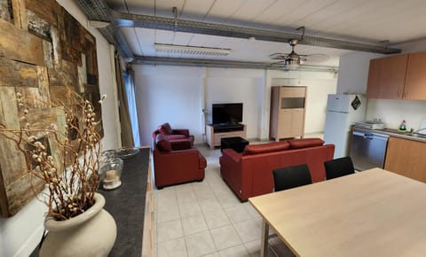 Living room, Photo of the whole room, Seating area, Dining area