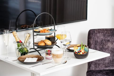 Breakfast, Breakfast