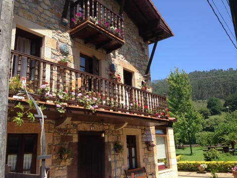 Property building, Spring, Off site, Day, Natural landscape, Garden, Balcony/Terrace, Other, Decorative detail, Garden view, Mountain view, Internal: Not applicable to any particular room