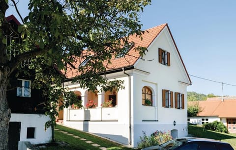 Property building, Day, Neighbourhood, Garden view
