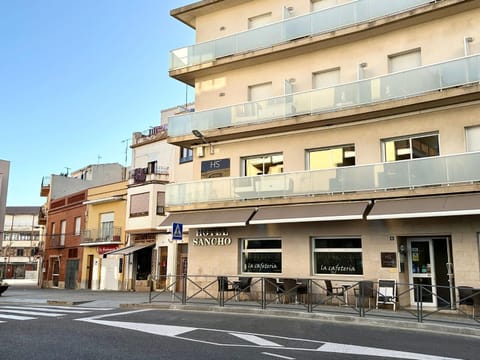 Property building, Day, Neighbourhood, Street view, Location