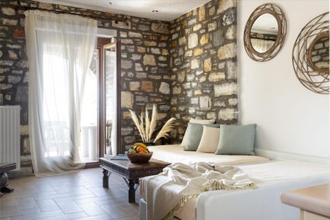 Living room, Photo of the whole room, Seating area, Bedroom
