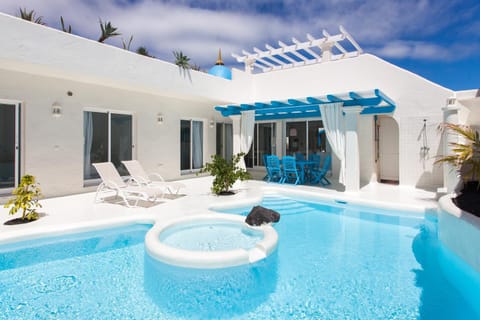 Property building, Swimming pool, Swimming pool