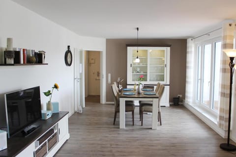 TV and multimedia, Dining area