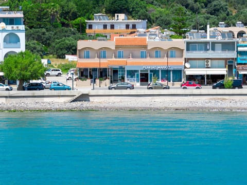 Neighbourhood, Location