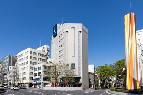 Property building, Day