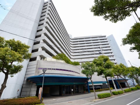 Property building, Facade/entrance, Day