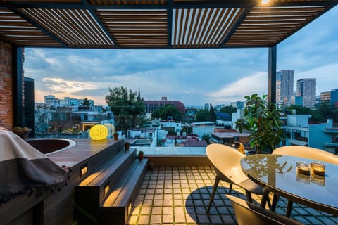 Property building, Day, Hot Tub, View (from property/room), Balcony/Terrace, Living room, Dining area, City view