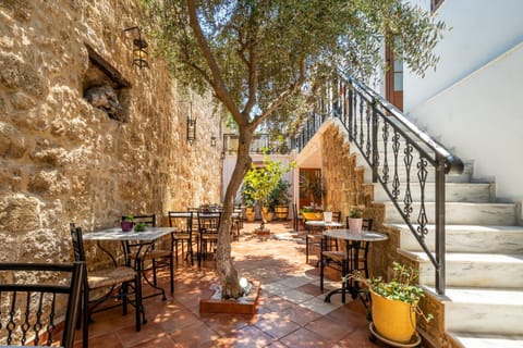 Patio, Inner courtyard view