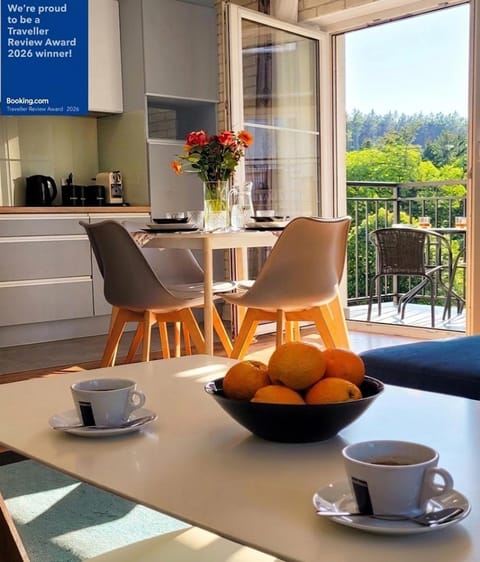 Coffee/tea facilities, View (from property/room), Balcony/Terrace, Kitchen or kitchenette, Seating area, Dining area