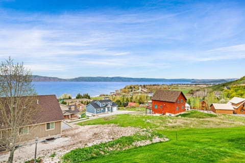 Harbor Village Lakeview Condo 902-3 Apartment in Garden City