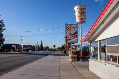 Lakeview Condo 941-1 Apartment in Garden City