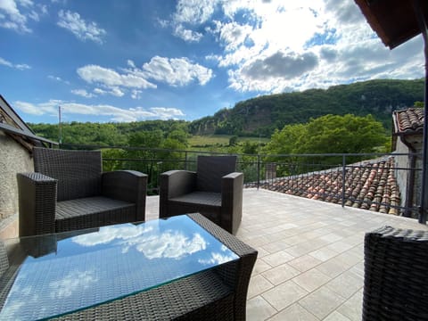 Balcony/Terrace, Mountain view