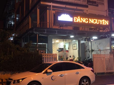 Facade/entrance, Night, Property logo or sign, Floor plan, Street view