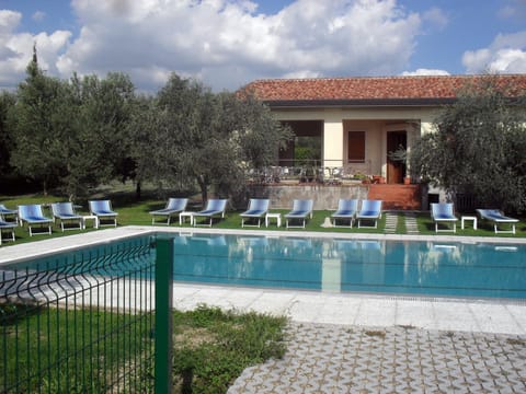 Property building, Spring, Day, Natural landscape, Garden, Garden view, Pool view, Swimming pool, sunbed