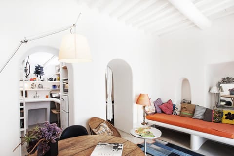Kitchen or kitchenette, Living room, Seating area