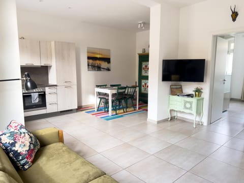 Living room, Dining area, kitchen