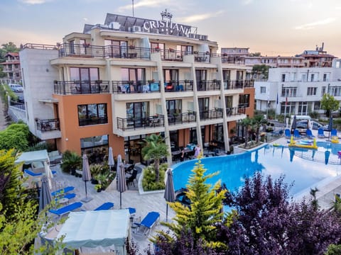 Property building, Pool view, Swimming pool