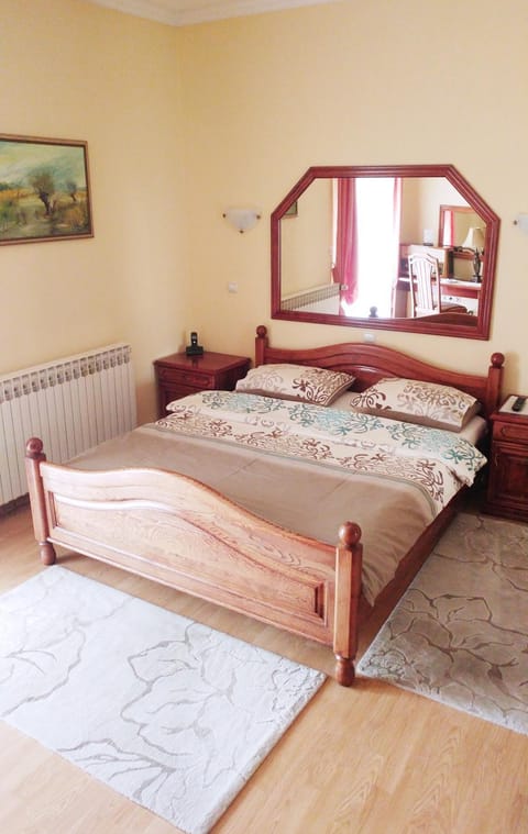 Shower, Toilet, Bathroom, TV and multimedia, Balcony/Terrace, Bedroom, Drinks, Alcoholic drinks, Non alcoholic drinks