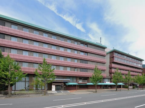 Property building, Day