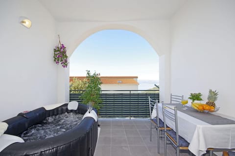 Hot Tub, Balcony/Terrace, Sea view