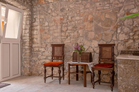 Lobby or reception, Decorative detail