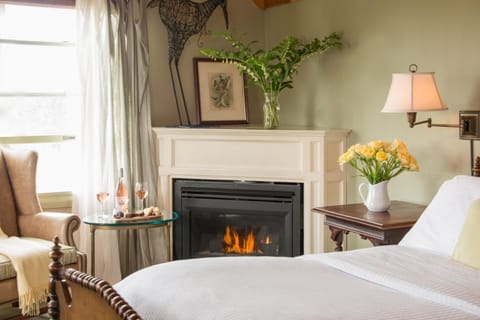 Bedroom, flat iron