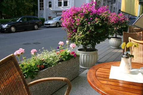 Balcony/Terrace, Location