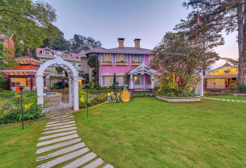 Facade/entrance, On site, Garden view, Sunset