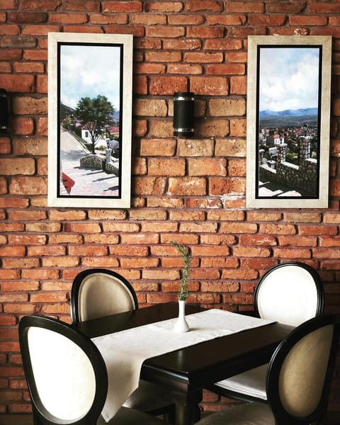 Restaurant/places to eat, Lobby or reception