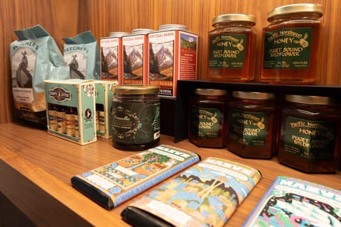 Supermarket/grocery shop