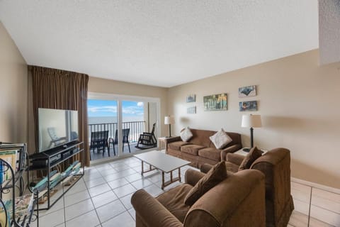 Direct Beachfront - Gulf Views - Beach Place #407 Apartment in Madeira Beach