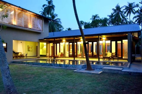 Night, Garden, Garden view, Swimming pool