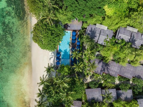 Property building, Bird's eye view, Swimming pool