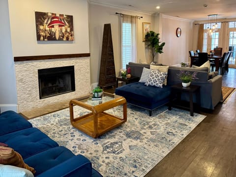 Living room, Seating area