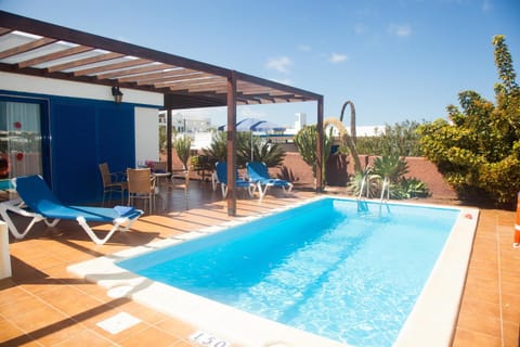 Balcony/Terrace, Swimming pool, Swimming pool