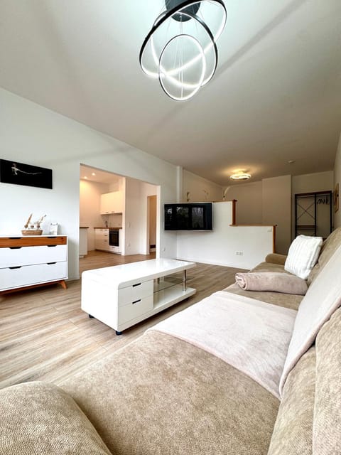 TV and multimedia, Kitchen or kitchenette, Living room, Seating area