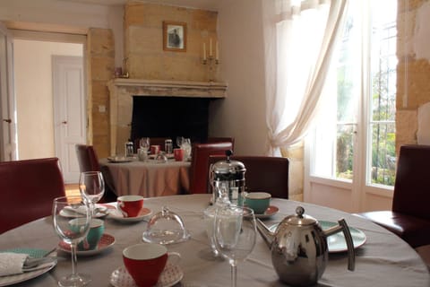 Dining area, Continental breakfast