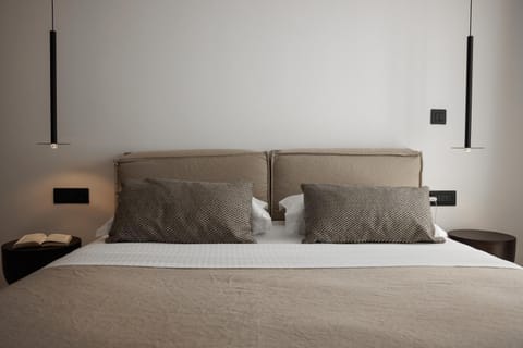 Bed, Decorative detail, Bedroom