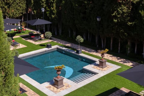 Garden, Swimming pool, Swimming pool