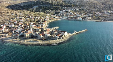 Neighbourhood, Bird's eye view