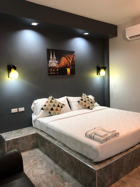 Bedroom, air conditioner