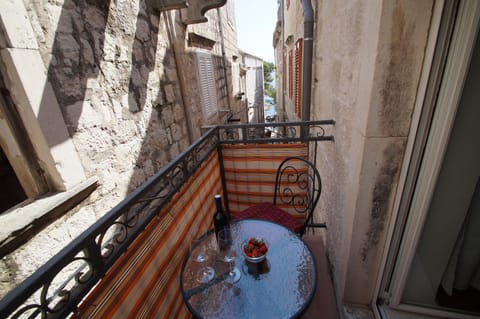Day, View (from property/room), Balcony/Terrace, Dining area